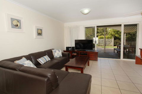 Unit 9 Marcoola Shores 1 Flindersia Street Marcoola 500 BOND LINEN INCLUDED - SA Accommodation 2