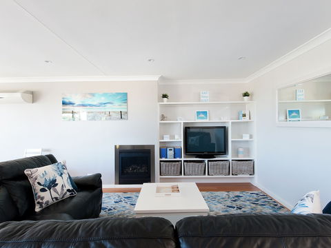 Bamboo Bay At Fingal Bay - SA Accommodation 4