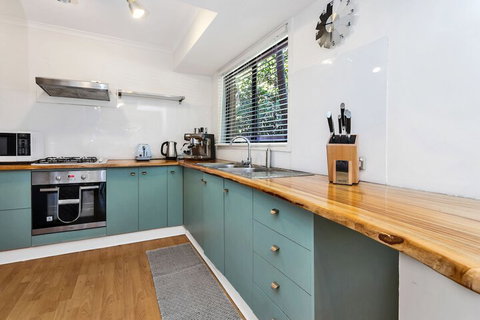 A PERFECT STAY - Mahogany Lodge - SA Accommodation 4