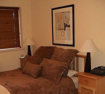 Mark II 2 West - SA Accommodation 3