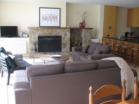 Mark II 2 West - SA Accommodation 2