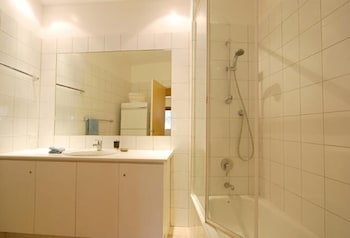 Mark II 2 West - SA Accommodation 4