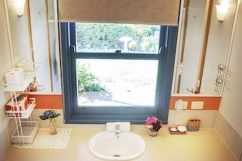 Artee House - A Bright Escape - SA Accommodation 6