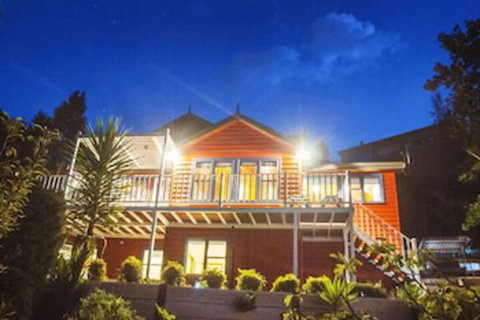 Artee House - A Bright Escape - SA Accommodation 0