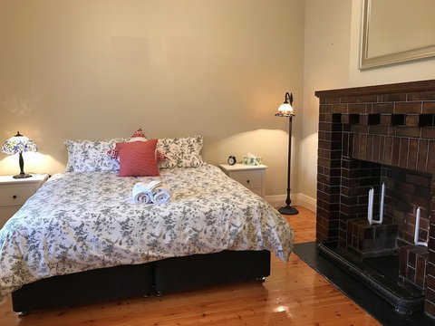 Ambrosia Holiday Home - SA Accommodation 3