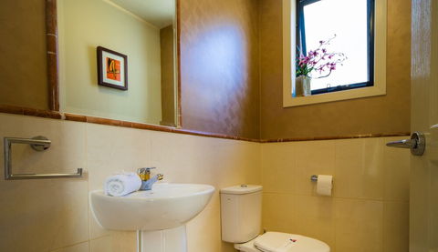 LUXE At Sanctuary Cove - SA Accommodation 0