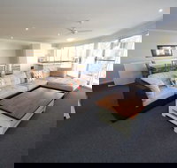 Ocean Shores Unit 11 at South West Rocks - SA Accommodation