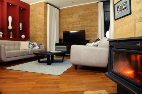 Anagama House & Studio - SA Accommodation 5