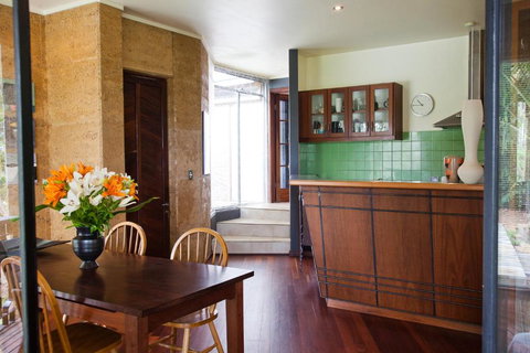 Anagama House & Studio - SA Accommodation 2