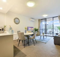 Charming  Spacious Living in a Serene Location - SA Accommodation