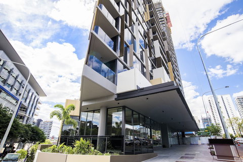 Arise Brisbane One - SA Accommodation 1