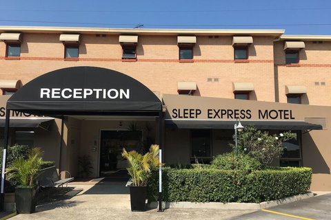 Arena Hotel - SA Accommodation 3