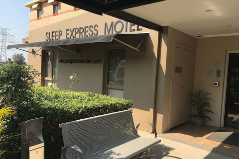 Arena Hotel - SA Accommodation 2