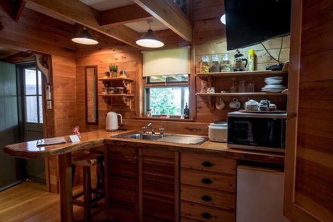 Guide Falls Cottage - SA Accommodation 7