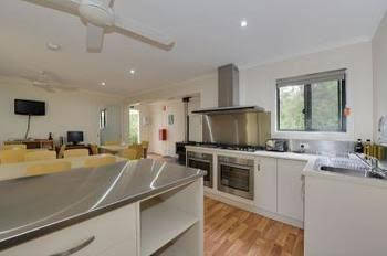 Airwalk Lodge Hostel - SA Accommodation 0