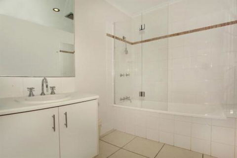 1 / 882 David Low Way Marcoola 500 Bond Linen Included Pet Friendly - SA Accommodation 4