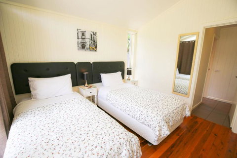 Allambie Cottages Villa 1 - SA Accommodation 4