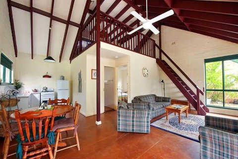Kurrajong Trails And Cottages - SA Accommodation 7
