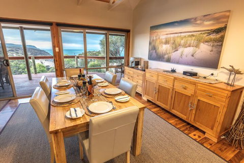 Sea Dragon Lodge & Villas - SA Accommodation 7