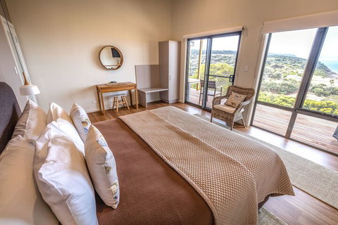 Sea Dragon Lodge & Villas - SA Accommodation 4
