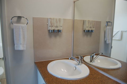 Slipway Hotel Motel - SA Accommodation 3