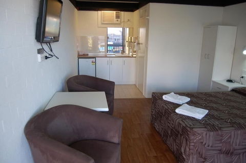 Slipway Hotel Motel - SA Accommodation 4