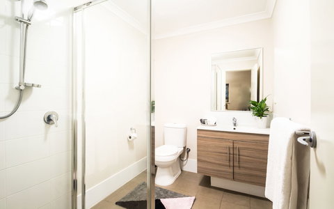 Airport Apartments By Vetroblu - SA Accommodation 5