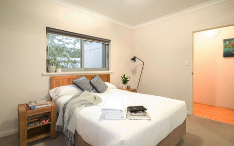 Airport Apartments By Vetroblu - SA Accommodation 6