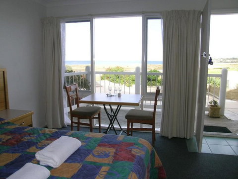 A Great Ocean View Motel - SA Accommodation 4