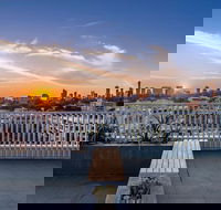 Oaks Melbourne South Yarra Suites - SA Accommodation