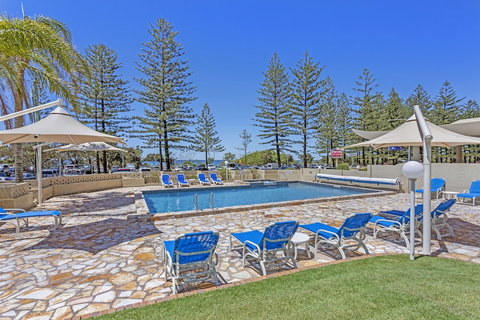 Southern Cross Beachfront Holiday Apartments - SA Accommodation 2