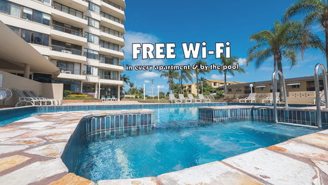 Southern Cross Beachfront Holiday Apartments - SA Accommodation 3