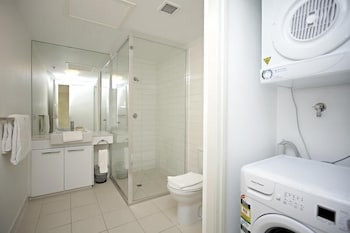 Astra Apartments - Docklands - SA Accommodation 1