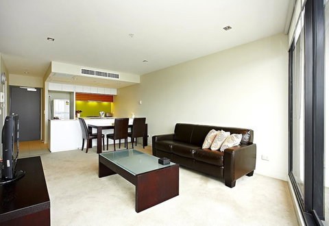 Astra Apartments - Docklands - SA Accommodation 4