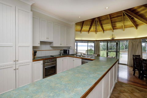FAR SHORE - SA Accommodation 6