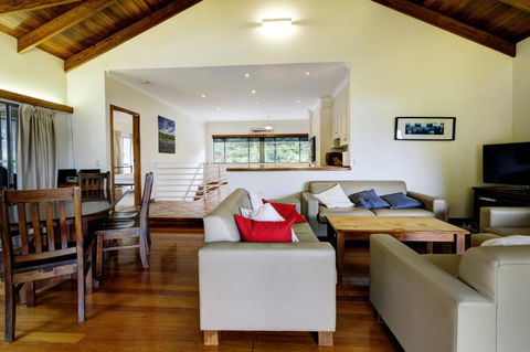 FAR SHORE - SA Accommodation 2