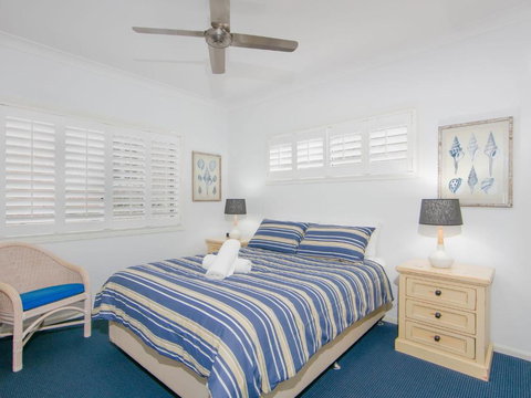 Avalon 1 Overlooking Beautiful Convent Beach - SA Accommodation 1