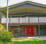 Red Door Beach House Marcoola Beach PET FRIENDLY FOXTEL WIFI 500 BOND Linen Supplied - SA Accommodation