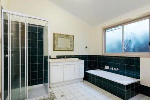 Amaroo House - SA Accommodation 6