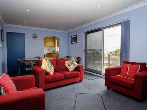 Anchorage 7 Beautifully Renovated Close To Rockpool - SA Accommodation 6