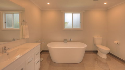 Castaway Cottage - Essentially Tas - SA Accommodation 5