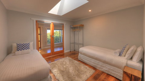 Castaway Cottage - Essentially Tas - SA Accommodation 3
