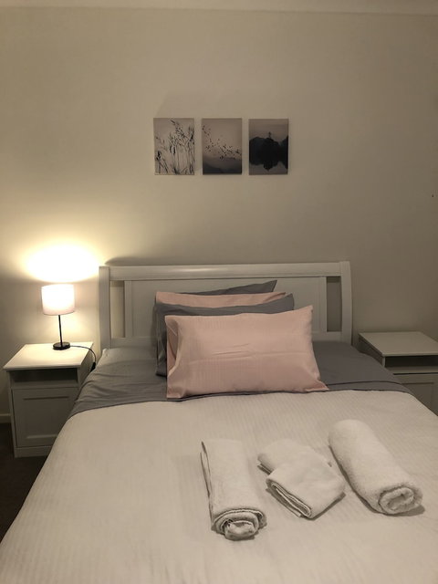 Apple House Tarneit North - SA Accommodation 2