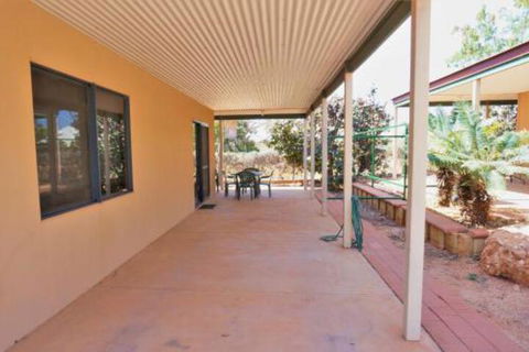 Ningaloo Breeze Villa 5 3 Bedroom Fully Self Contained Holiday Accommodation - SA Accommodation 3