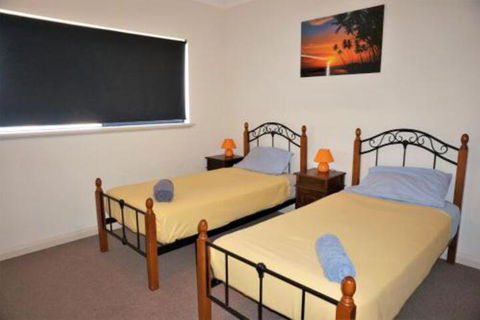 Ningaloo Breeze Villa 5 3 Bedroom Fully Self Contained Holiday Accommodation - SA Accommodation 7