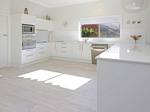 Fairwater In Mollymook - SA Accommodation 3