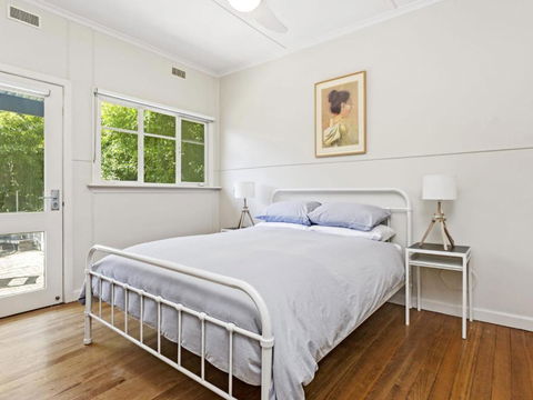 KIMBERLEY McCRAE - SA Accommodation 2