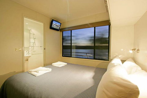 All Seasons Houseboats - SA Accommodation 6