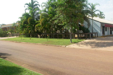 Ash Palms Motor Inn - SA Accommodation 4