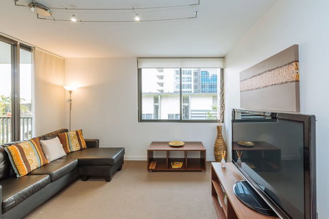 Airtrip Apartment On Merivale St - SA Accommodation 1